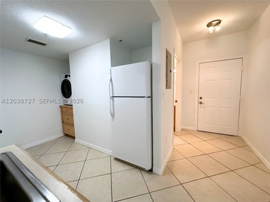 Live in the heart of Coconut Grove in this bright, top floor - photo 4