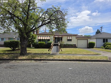 Charming 2-bedroom, 1-bath bungalow offering 894 square feet of - photo 2