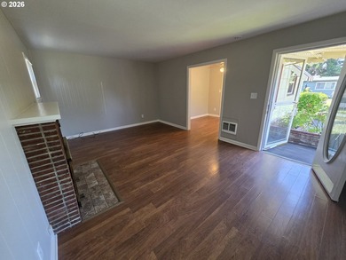Charming 2-bedroom, 1-bath bungalow offering 894 square feet of - photo 4
