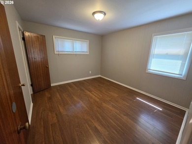 Charming 2-bedroom, 1-bath bungalow offering 894 square feet of - photo 9