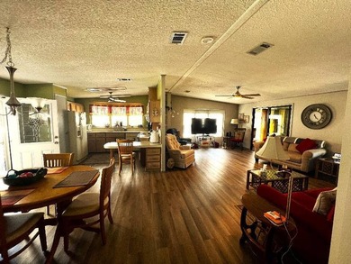 Welcome to this beautifully updated and spacious 2-bedroom - photo 5