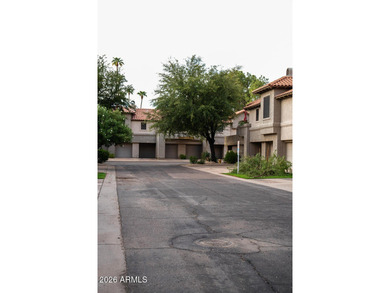 Welcome to Scottsdale Ranch living in the sought-after Fountains - photo 3