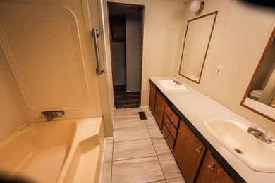 3 BEDROOM 2 BATH ON LARGE LOT WITHIN WALKING DISTANCE OF ISLAND - photo 12