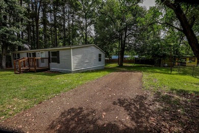 3 BEDROOM 2 BATH ON LARGE LOT WITHIN WALKING DISTANCE OF ISLAND - photo 16
