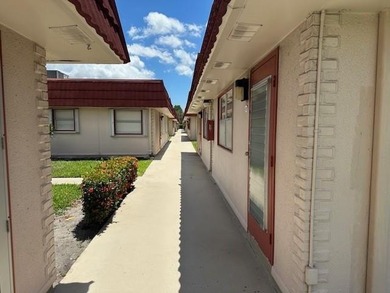 Great Location! been offered partially furnished/turn key! - photo 8