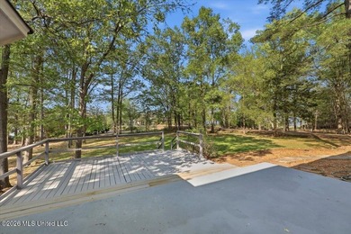 Fairy-Tale Living in Lake Caroline Beautiful 4-bedroom, 2.5-bath - photo 40