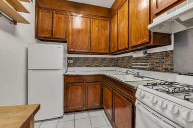 Welcome to 18K at Gerard Towers in the heart of Forest Hills - photo 11