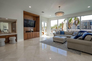 Fantastic intersecting canal views highlight this beautifully - photo 14