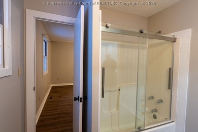 Totally updated throughout, this two-bedroom, two-bath cottage - photo 17