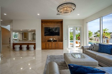 Fantastic intersecting canal views highlight this beautifully - photo 18