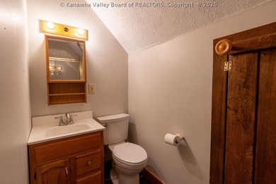 Totally updated throughout, this two-bedroom, two-bath cottage - photo 22