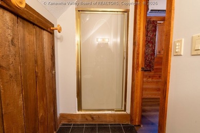 Totally updated throughout, this two-bedroom, two-bath cottage - photo 23
