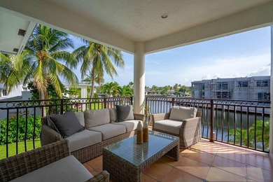 Fantastic intersecting canal views highlight this beautifully - photo 29
