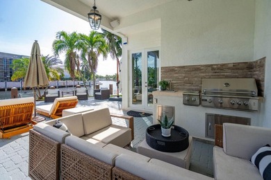 Fantastic intersecting canal views highlight this beautifully - photo 49