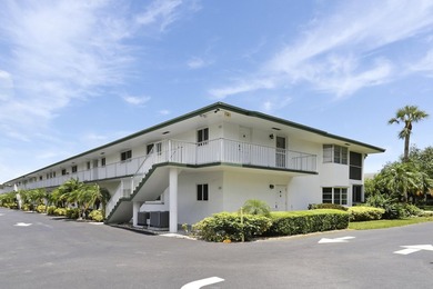 Only available ground-floor end unit in the sought-after - photo 2