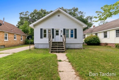 Lake Home Sale Pending in North Muskegon, Michigan