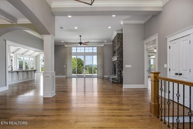 Stunning golf-front home on the 9th tee box with breathtaking - photo 5