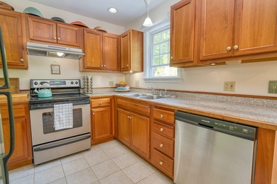This Duplex was built in 2003 thoughtfully cared for ever since - photo 8