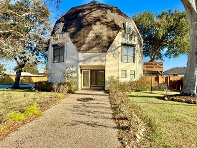 Lake Palourde Home For Sale in Morgan City Louisiana