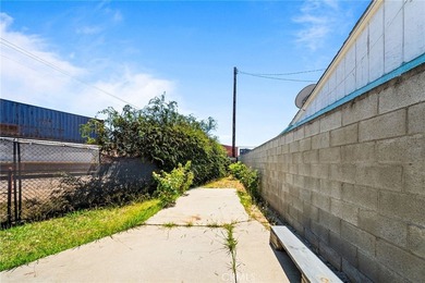 Investment opportunity in Wilmington! This well-maintained - photo 4