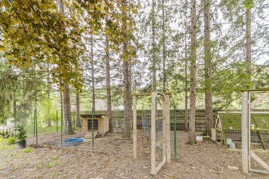 Calling all nature lovers! This tranquil property offers a 4 - photo 25