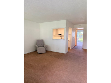 Beautiful residence located in a meticulously maintained 55+ - photo 6