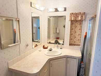 This great 1 bed, 1 bath unit at Briny Breezes offer 39 shares - photo 5