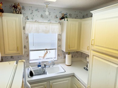 This great 1 bed, 1 bath unit at Briny Breezes offer 39 shares - photo 10