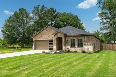 Lake Home For Sale in Tool, Texas