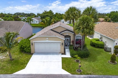Rare opportunity to own this beautifully maintained 3-bedroom - photo 1