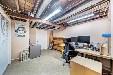 If You're Searching For A Home In Merrick, Check Out This 3 - photo 34