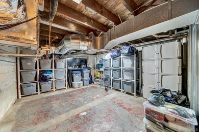 If You're Searching For A Home In Merrick, Check Out This 3 - photo 35
