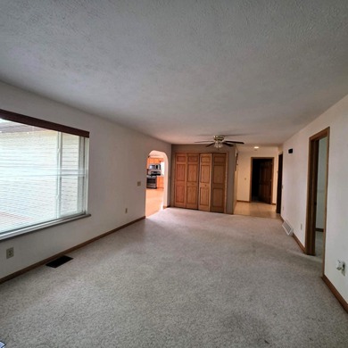 Beautiful Lakefront Ranch home on all-sport Ess Lake! Located on - photo 7