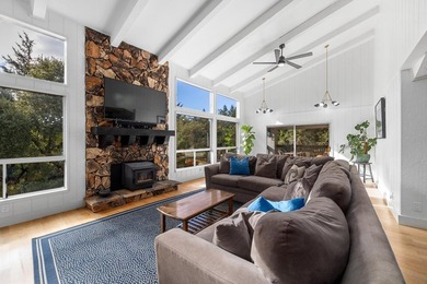 Nestled in the serenity of Bonny Doon, this exquisite 5-bed - photo 4
