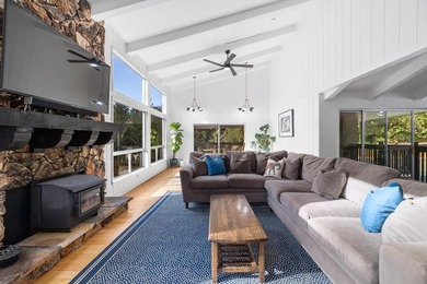 Nestled in the serenity of Bonny Doon, this exquisite 5-bed - photo 5