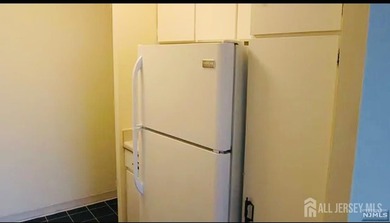Spacious 1-bedroom at featuring stunning western sunset views - photo 5