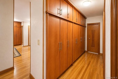Custom Renovated 2 Full Bedroom, 1.5 bathroom Coop in Prime Rego - photo 13