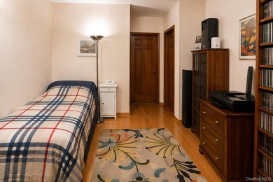 Custom Renovated 2 Full Bedroom, 1.5 bathroom Coop in Prime Rego - photo 15
