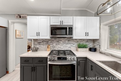 3-bedroom, 2.5-bath bungalow on 4 wooded acres in the Village of - photo 22