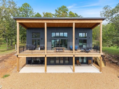 Don't wait to checkout this Stunning Custom Built Lakefront Home - photo 4