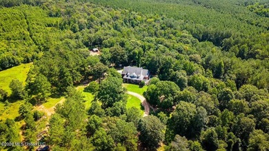Experience the perfect blend of luxury, comfort, and country - photo 40