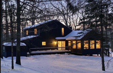 Mill Pond Home For Sale in Bushkill Pennsylvania