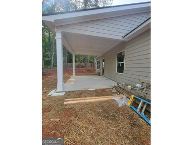 New construction home with 4 bedrooms and 2 bathrooms. Double - photo 3