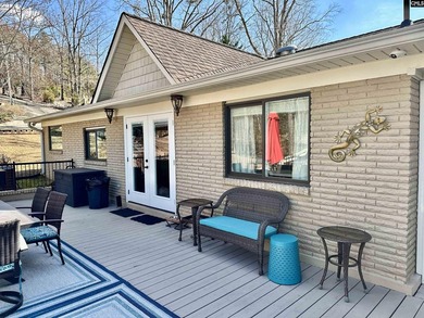 Remarkable waterfront home in a cove with lakefront views. - photo 14