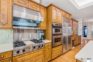 Glamorous home custom built in an exclusive neighborhood! - photo 15