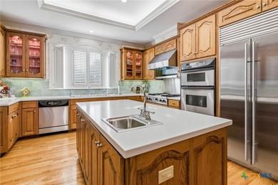 Glamorous home custom built in an exclusive neighborhood! - photo 17