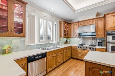 Glamorous home custom built in an exclusive neighborhood! - photo 18