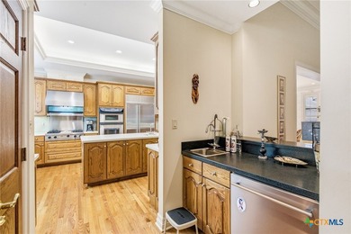 Glamorous home custom built in an exclusive neighborhood! - photo 19