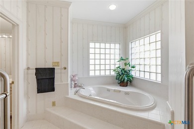 Glamorous home custom built in an exclusive neighborhood! - photo 24