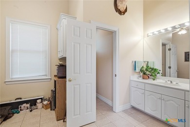 Glamorous home custom built in an exclusive neighborhood! - photo 26